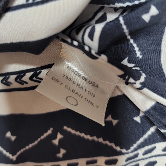 Blu Moon Ivory Black Ruffle Sleeveless Aztec Print Blouse Size 1 - Picture 11 of 11